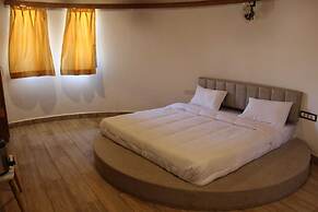 Unique Resort And Restaurant