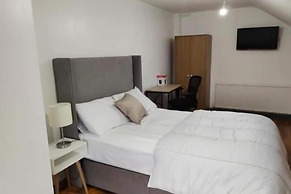 OYO The Silver City Hotel