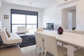 Netanya Family Apt & Balcony by FeelHome