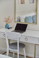 Floral Apartment Nyska by Renters