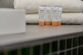 Floral Apartment Nyska by Renters