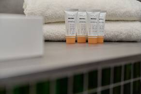 Floral Apartment Nyska by Renters