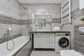 Floral Apartment Nyska by Renters