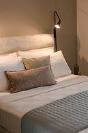 Rosilion Studios & Apartments