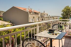 Rosilion Studios & Apartments