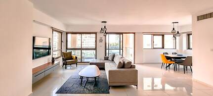 Condo & Pool in New North by FeelHome