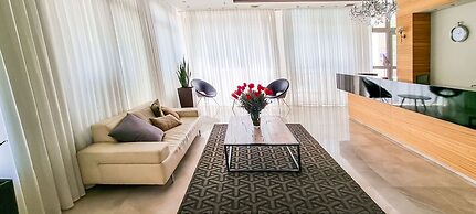 Condo & Pool in New North by FeelHome