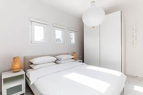 Sunflower by halu. Apartments