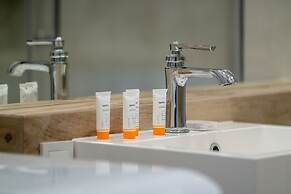 Dark Grey and Pink Apartment by Renters