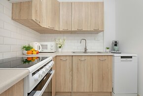 Wolska Apartment Warsaw by Renters