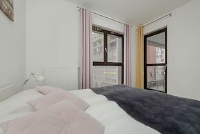 Wolska Apartment Warsaw by Renters