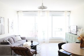 Charming Old North near Park by FeelHome