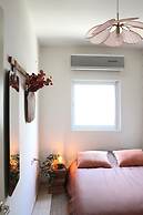 Charming Old North near Park by FeelHome