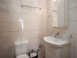 Sun City Apartments by Estia