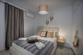 Sun City Apartments by Estia