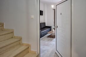 Sun City Apartments by Estia