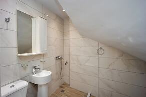 Sun City Apartments by Estia