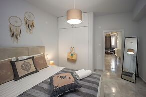 Sun City Apartments by Estia