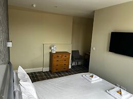 Crown Court Hotel & Bar.