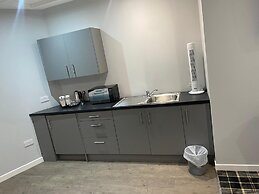 Crown Court Hotel & Bar.