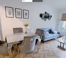 Beautiful 3 Bedroom Apartment in Bournemouth