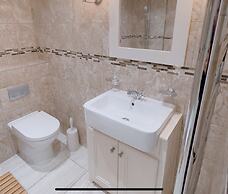 Beautiful 3 Bedroom Apartment in Bournemouth