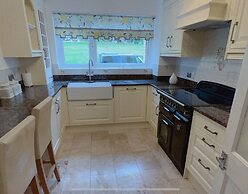 Beautiful 3 Bedroom Apartment in Bournemouth