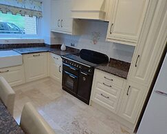 Beautiful 3 Bedroom Apartment in Bournemouth