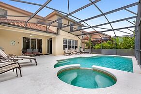 Spacious And Relaxing Home With South Facing Pool 6 Bedroom Home by Re