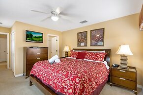 Spacious And Relaxing Home With South Facing Pool 6 Bedroom Home by Re