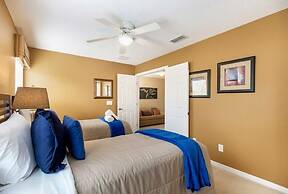 Spacious And Relaxing Home With South Facing Pool 6 Bedroom Home by Re