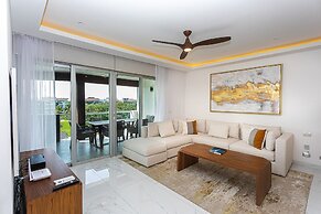 Casa Diva Stunning PH Ocean View 2 bedroom & Office At Mareazul 2 Apts