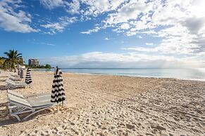 Ov324n 2 Bedroom Condo by RedAwning