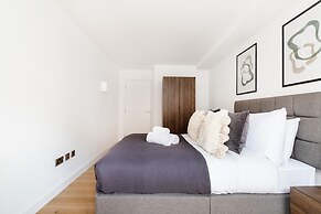 Modern 1BR with Balcony by Soho