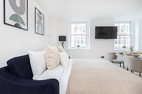 Modern 1BR with Balcony by Soho