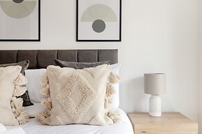 Fitzrovia 1BR with Balcony by Soho