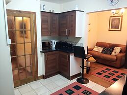 Beautiful 4-bed Apartment in Wolverhampton