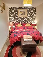 Beautiful 4-bed Apartment in Wolverhampton