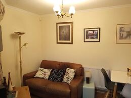Beautiful 4-bed Apartment in Wolverhampton