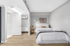 Chic Condo in Brickell Pool & Gym