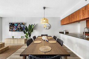 Chic Condo in Brickell Pool & Gym