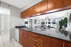 Chic Condo in Brickell Pool & Gym