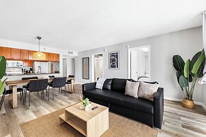 Chic Condo in Brickell Pool & Gym