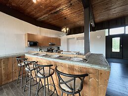 Le Grand Chalet by RVMT