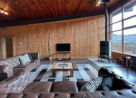 Le Grand Chalet by RVMT