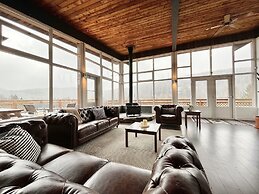 Le Grand Chalet by RVMT