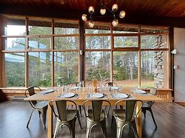 Le Grand Chalet by RVMT