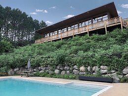 Le Grand Chalet by RVMT