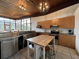 Le Grand Chalet by RVMT