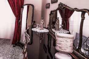 WELL COME - SANTA LUCIA